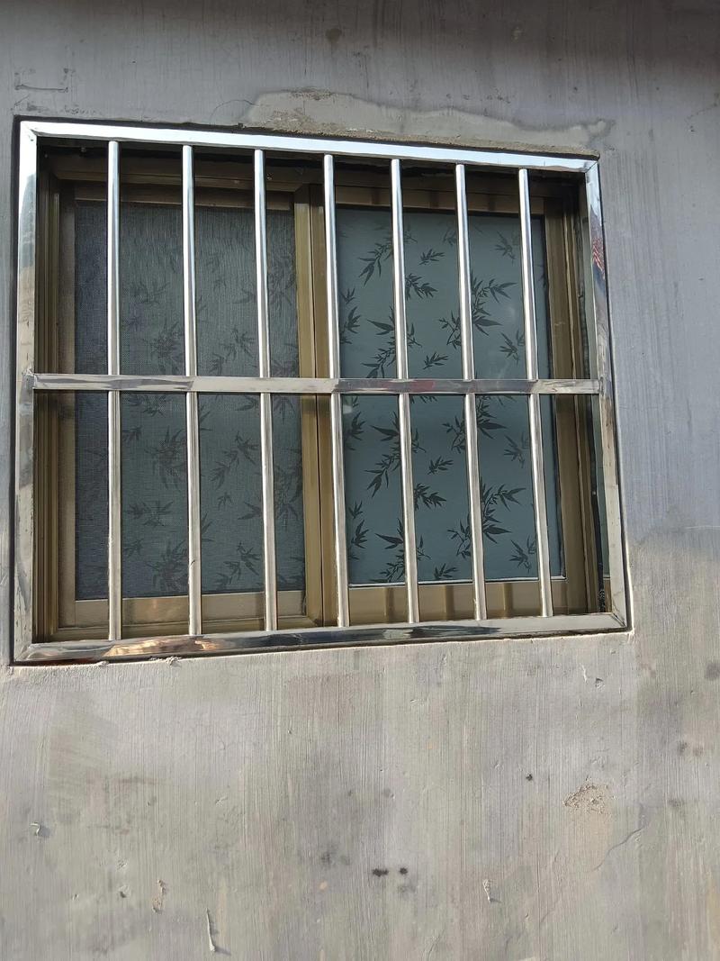 專業(yè)訂制鋁合金門窗防盜窗——君莫笑五金建材